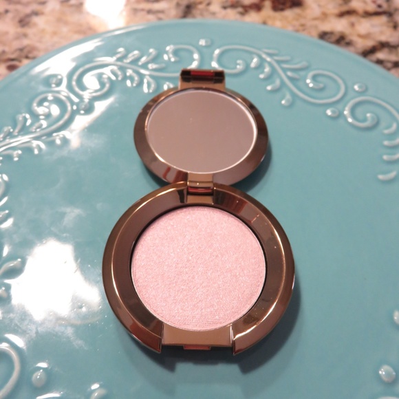 Becca Macaron Collection - Picture 6 of 8